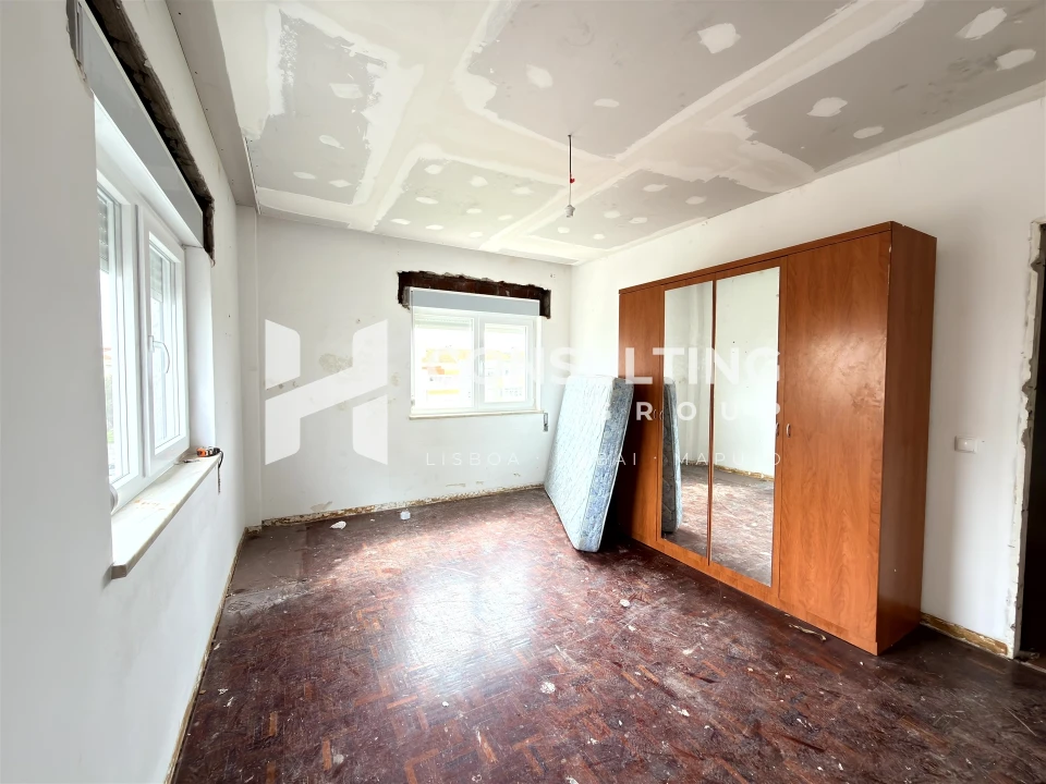 Apartamento T5 para Venda em Moita Foto 9