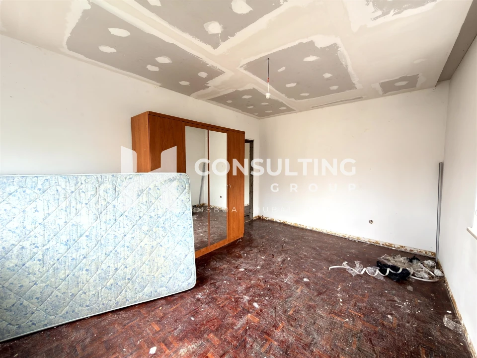 Apartamento T5 para Venda em Moita Foto 11