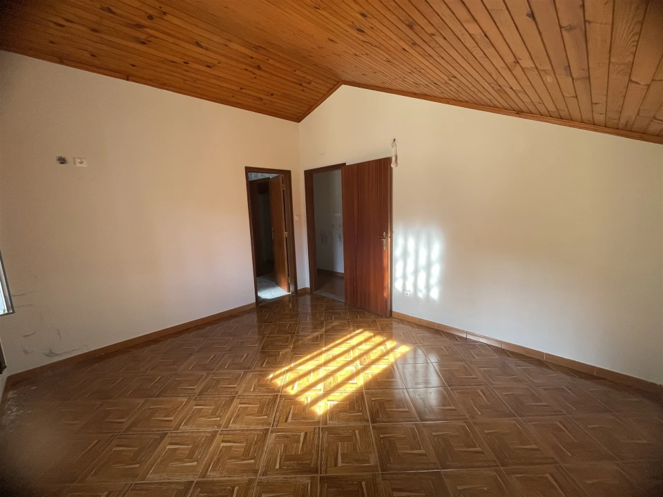 Apartamento T2 para Venda em Melo e Nabais Foto 3