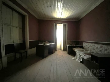 Moradia T4 para Venda em São Cipriano e Vil de Souto