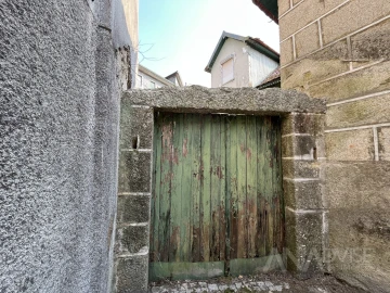 Moradia T4 para Venda em São Cipriano e Vil de Souto