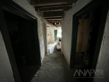 Moradia T4 para Venda em São Cipriano e Vil de Souto