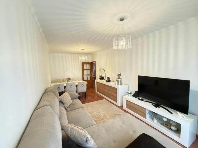 Apartamento T2 para Venda em Fornelo e Vairão Foto 2