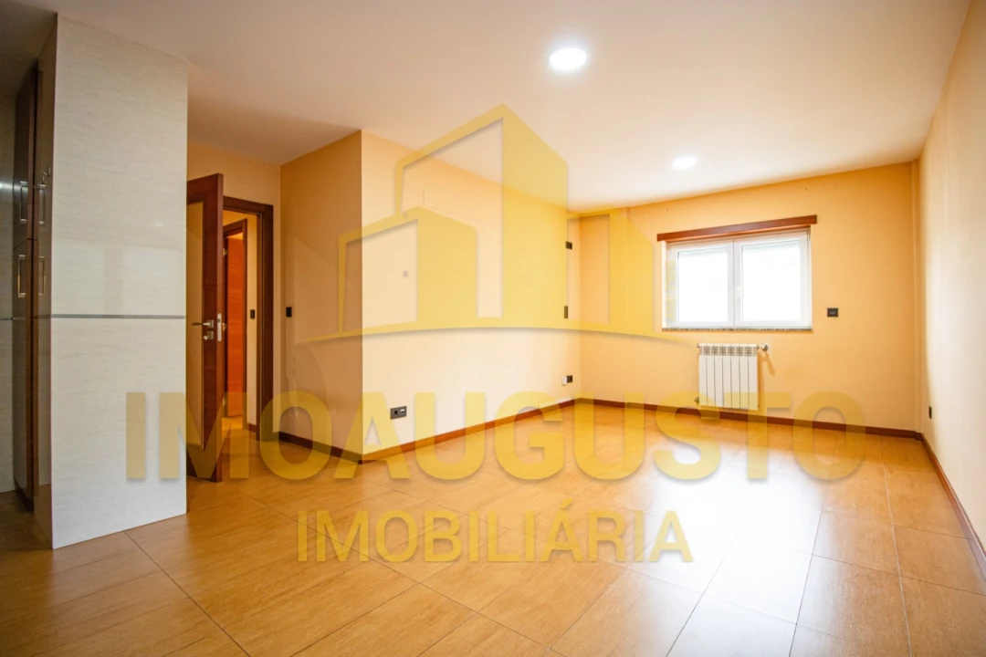 Apartamento T2 para Venda em Guarda Foto 5