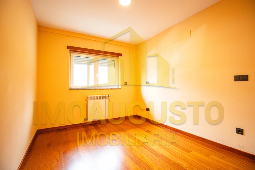 Apartamento T2 para Venda em Guarda Foto 7