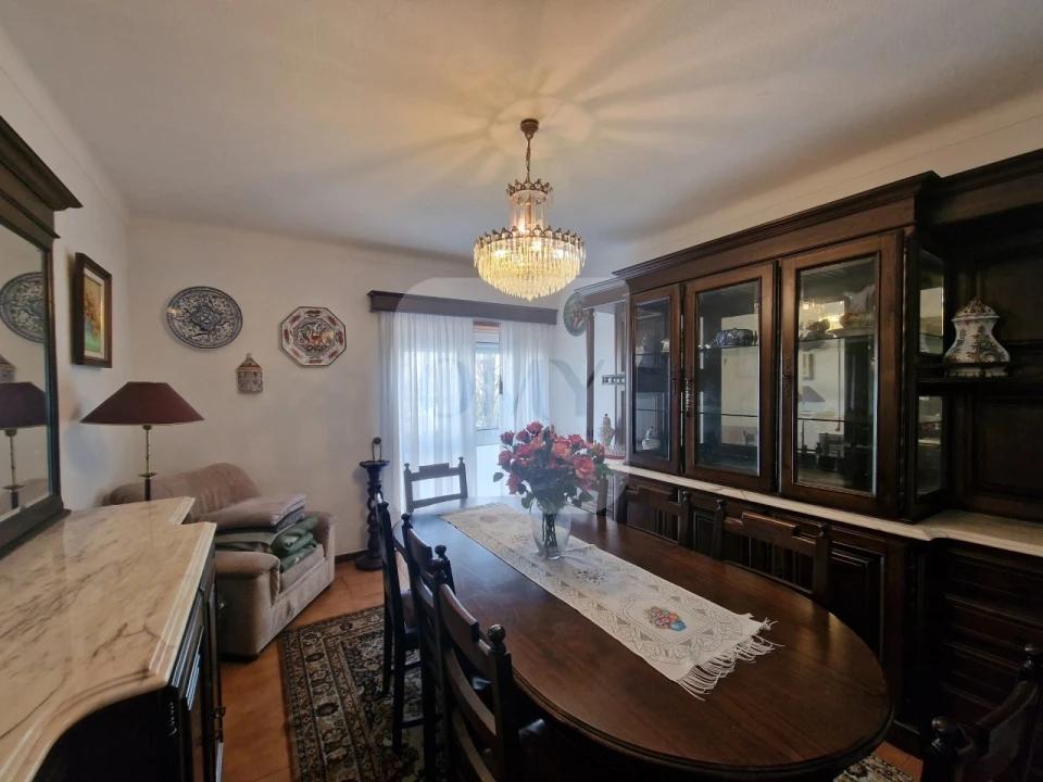 Moradia T4 para Arrendamento em Nossa Senhora da Conceição, São Pedro e São Dinis Foto 6