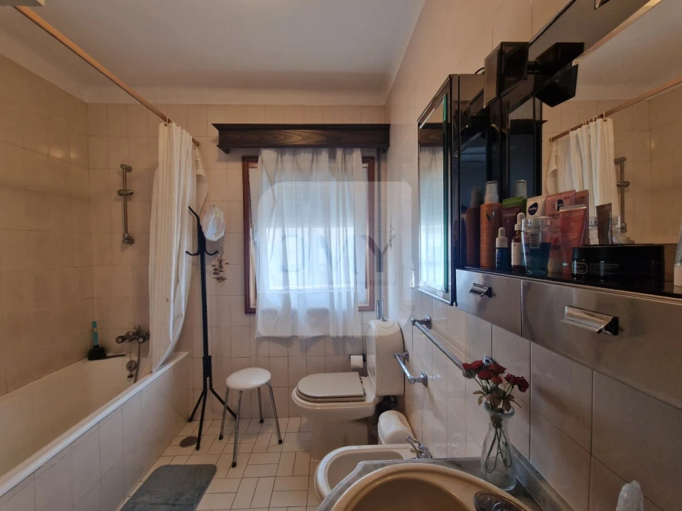 Moradia T4 para Arrendamento em Nossa Senhora da Conceição, São Pedro e São Dinis Foto 12