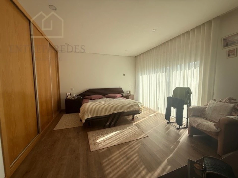 Moradia T4 para Venda em Rio Mau Foto 7