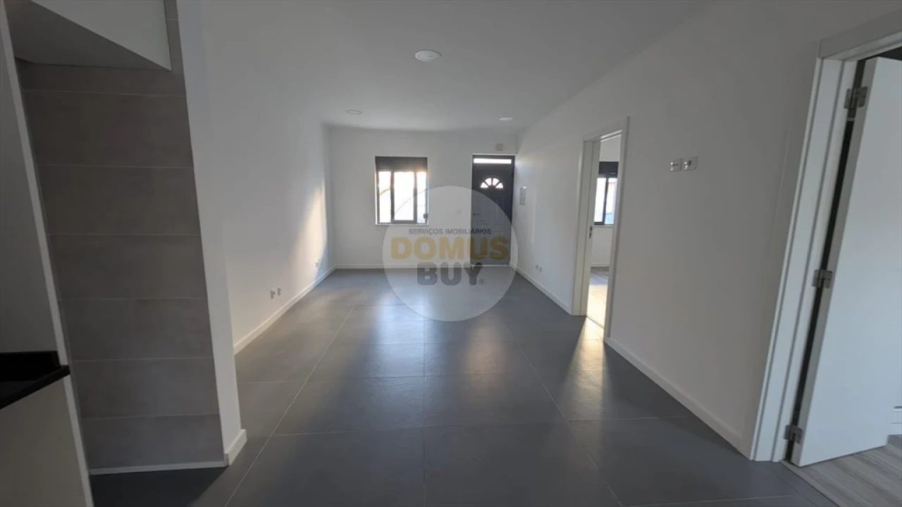 Moradia T3 para Venda em Baixa da Banheira e Vale da Amoreira Foto 3