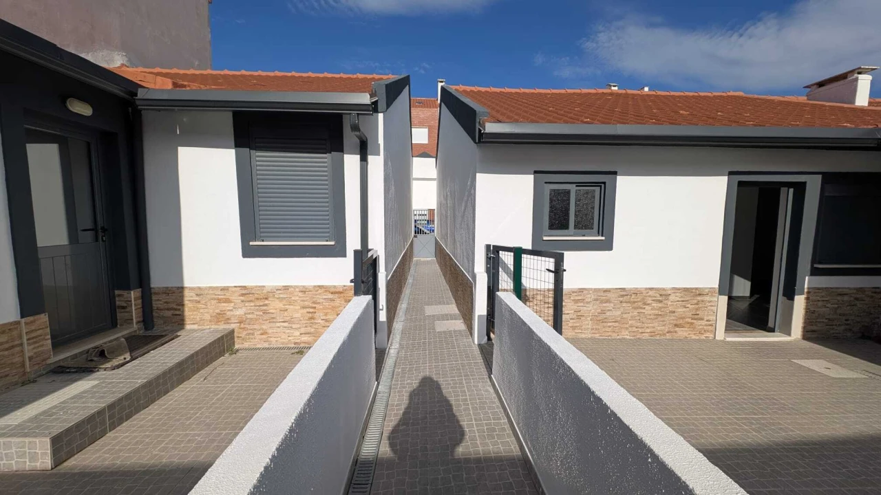 Moradia T3 para Venda em Baixa da Banheira e Vale da Amoreira Foto 1