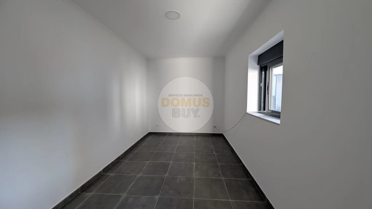 Moradia T3 para Venda em Baixa da Banheira e Vale da Amoreira Foto 13