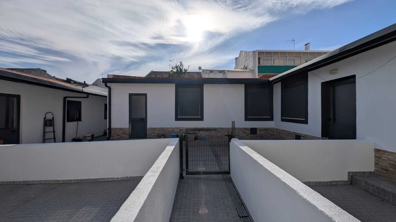 Moradia T2 para Venda em Baixa da Banheira e Vale da Amoreira Foto 1