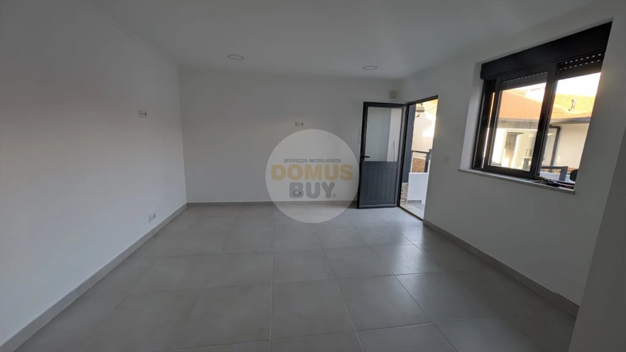 Moradia T2 para Venda em Baixa da Banheira e Vale da Amoreira Foto 9