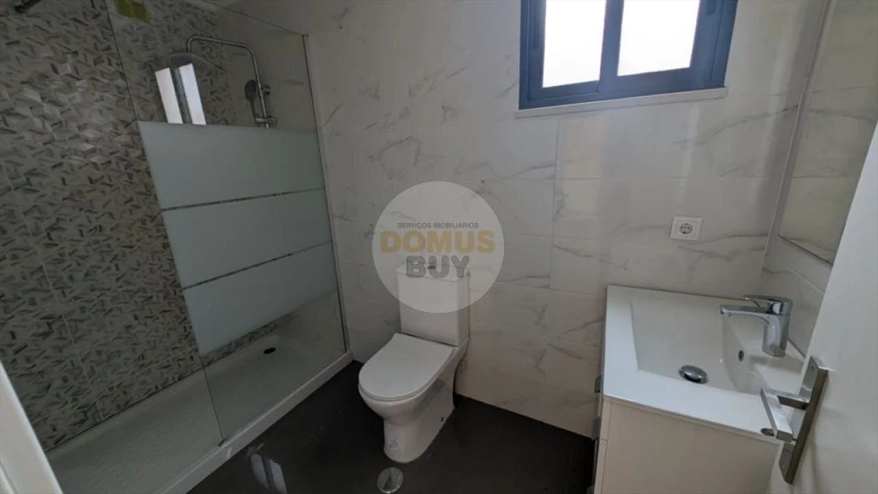 Moradia T2 para Venda em Baixa da Banheira e Vale da Amoreira Foto 14