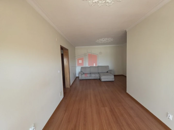 Apartamento T2 para Venda em Queluz e Belas Foto 4