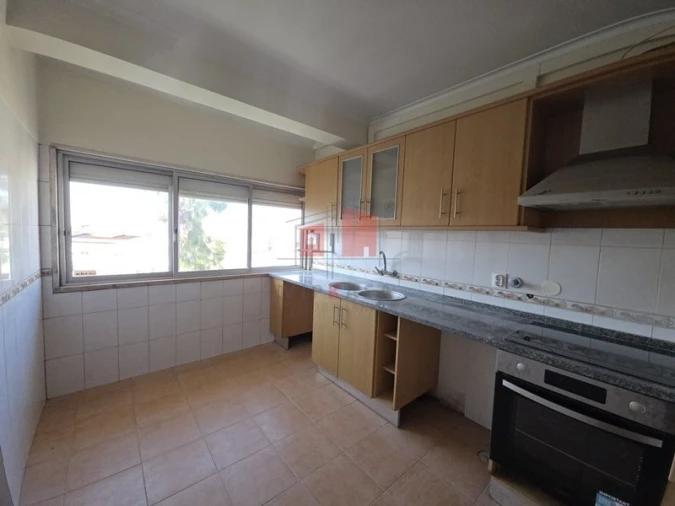 Apartamento T2 para Venda em Queluz e Belas Foto 2