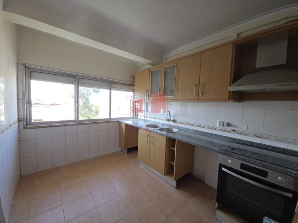 Apartamento T2 para Venda em Queluz e Belas Foto 2