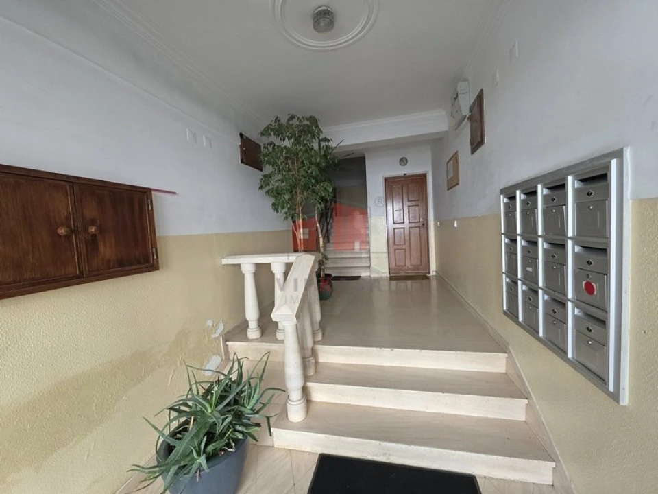 Apartamento T2 para Venda em Queluz e Belas Foto 11