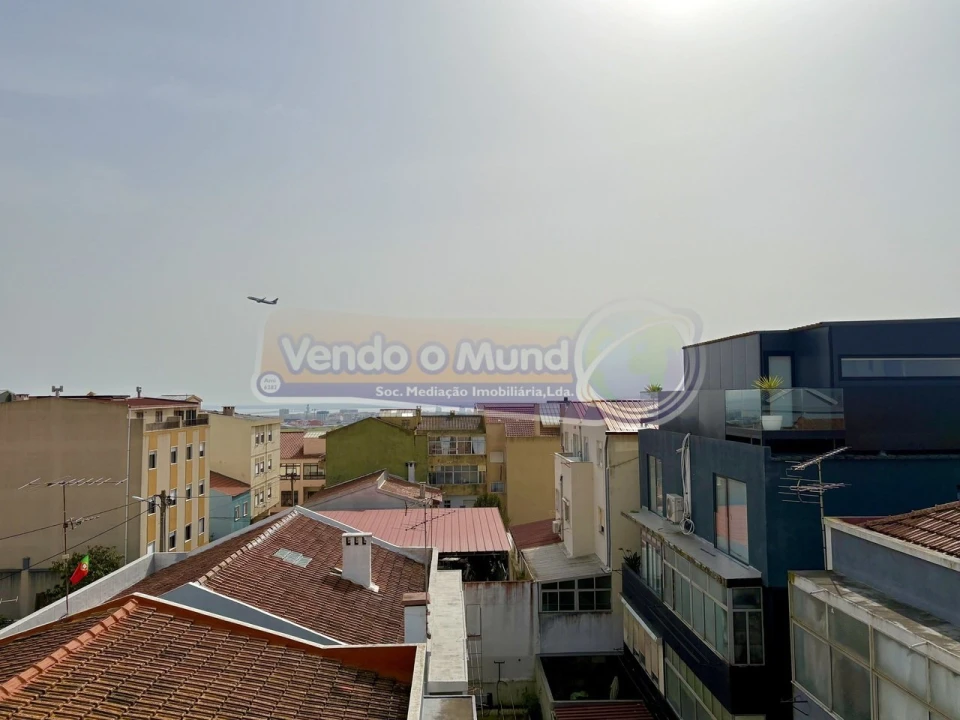 Apartamento T2 para Venda em Camarate, Unhos e Apelação Foto 6