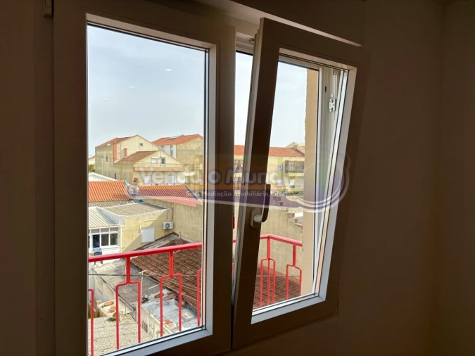 Apartamento T2 para Venda em Camarate, Unhos e Apelação Foto 20