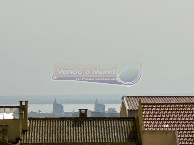 Apartamento T2 para Venda em Camarate, Unhos e Apelação Foto 7