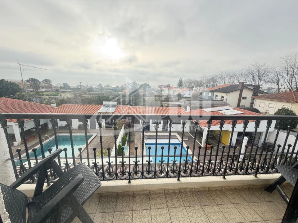 Moradia T4 para Venda em São Felix da Marinha Foto 7