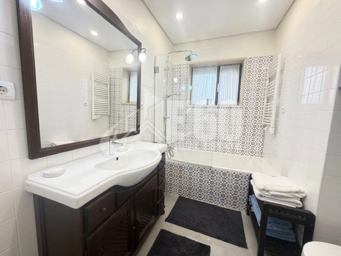 Moradia T4 para Venda em São Felix da Marinha Foto 10