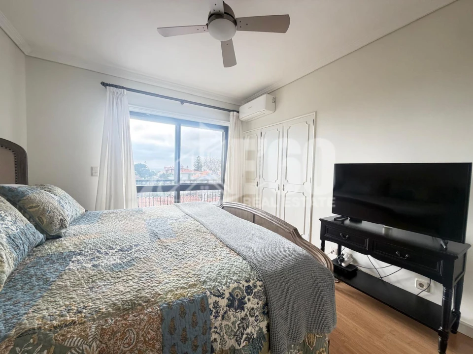 Moradia T4 para Venda em São Felix da Marinha Foto 8