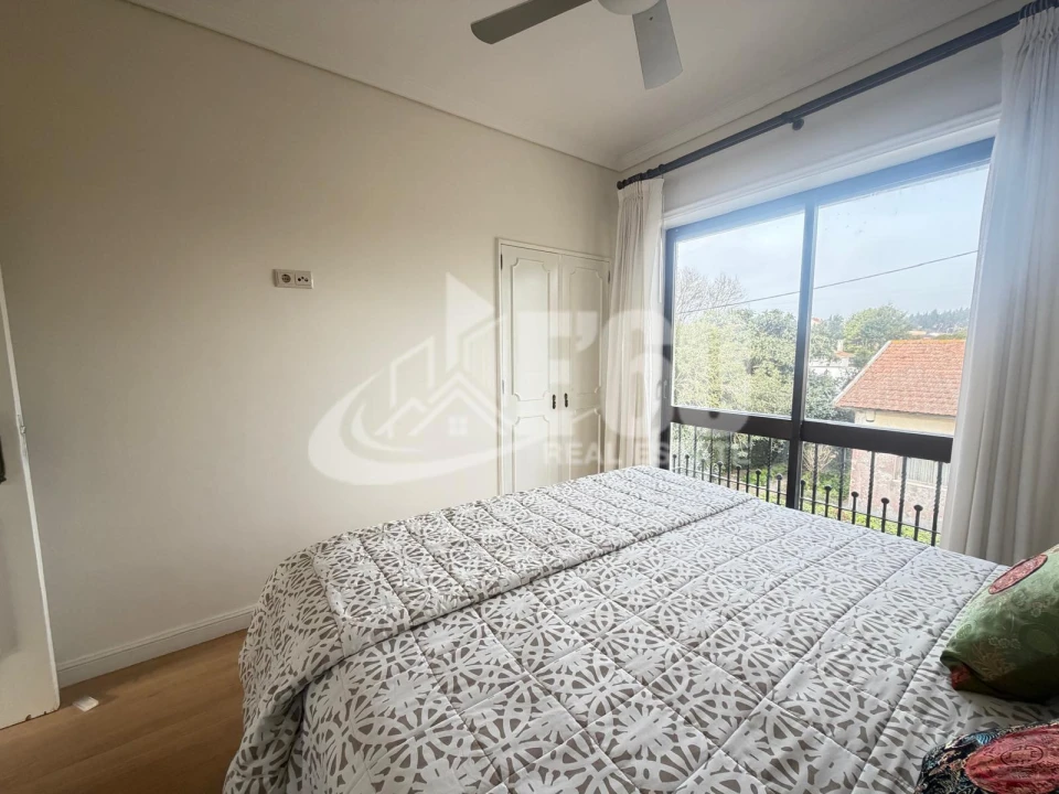 Moradia T4 para Venda em São Felix da Marinha Foto 4