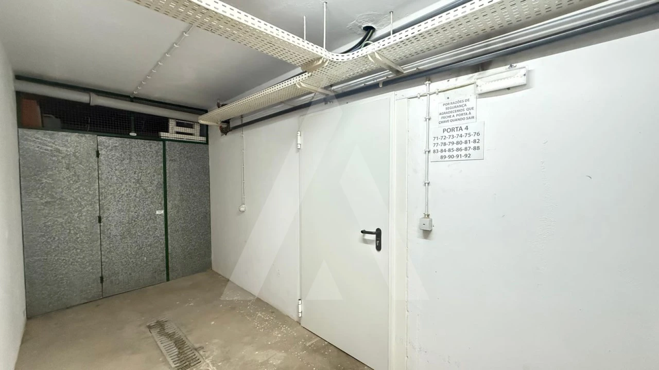 Apartamento para Venda em Quarteira Foto 12