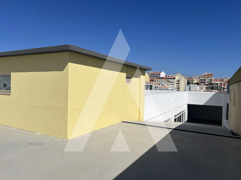 Armazém para Venda em Sacavém e Prior Velho Foto 6