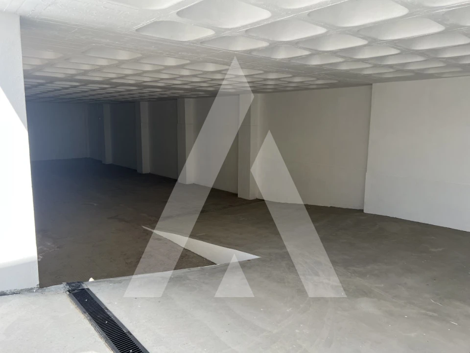 Armazém para Venda em Sacavém e Prior Velho Foto 7