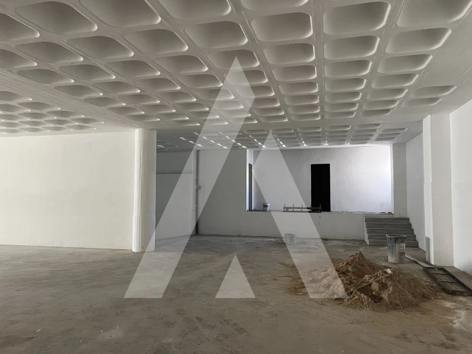 Armazém para Venda em Sacavém e Prior Velho Foto 18