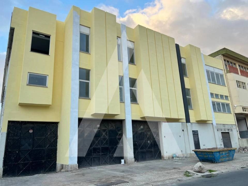 Armazém para Venda em Sacavém e Prior Velho Foto 1