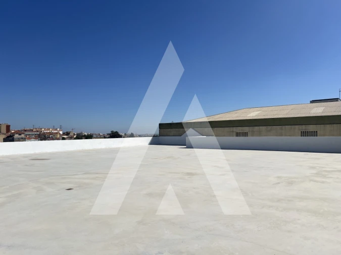 Armazém para Venda em Sacavém e Prior Velho Foto 3