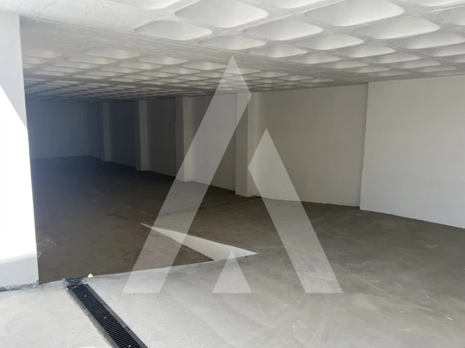 Armazém para Venda em Sacavém e Prior Velho Foto 7