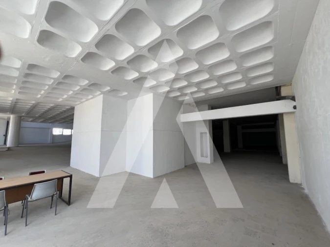 Armazém para Venda em Sacavém e Prior Velho Foto 15