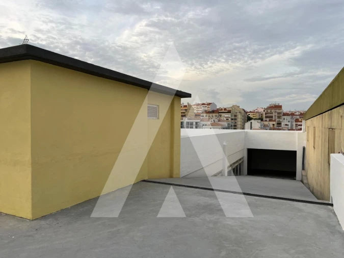 Armazém para Venda em Sacavém e Prior Velho Foto 31