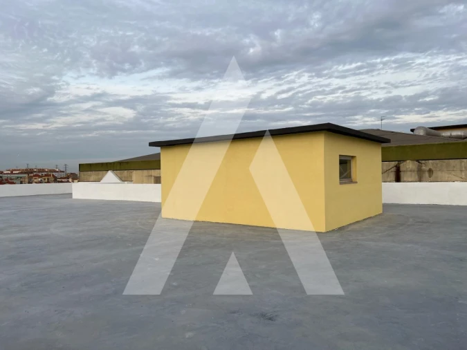 Armazém para Venda em Sacavém e Prior Velho Foto 33