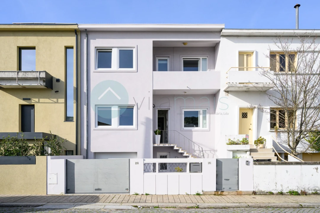 Moradia T6 para Venda em Campanhã Foto 1