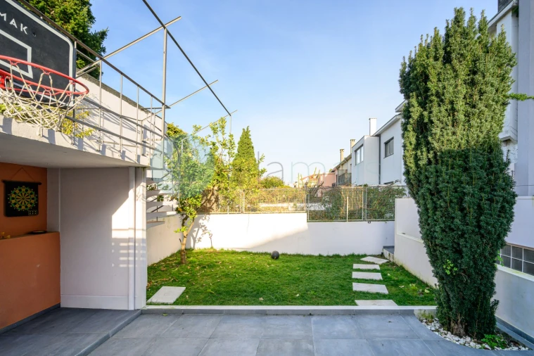 Moradia T6 para Venda em Campanhã Foto 45