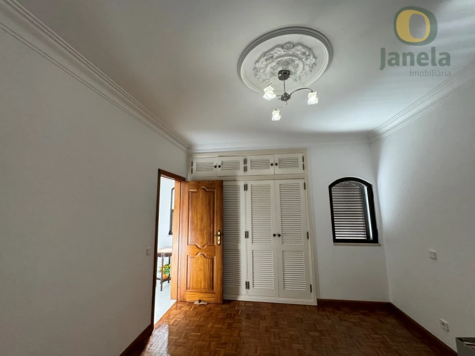 Moradia T4 para Venda em Montenegro Foto 17