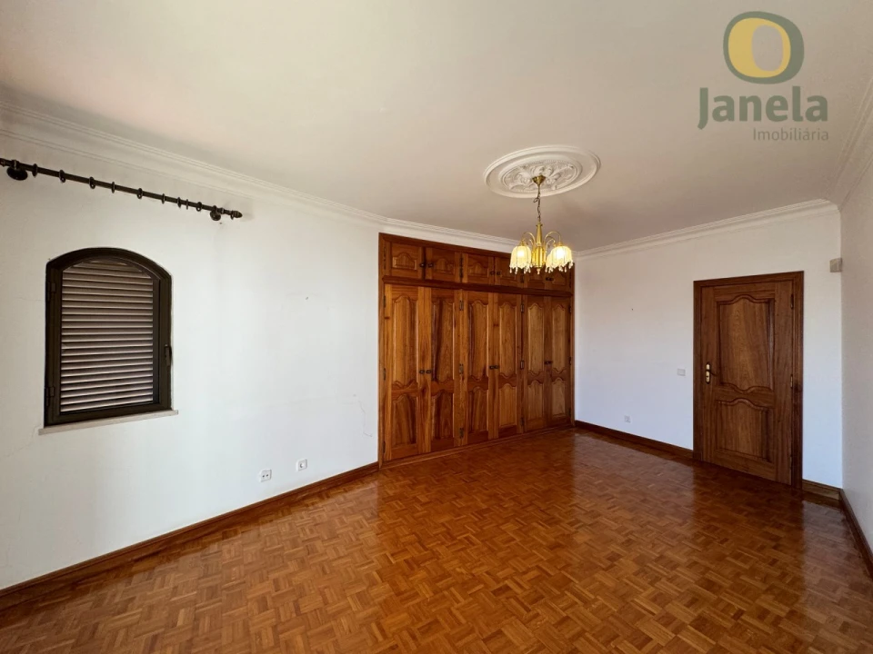 Moradia T4 para Venda em Montenegro Foto 27