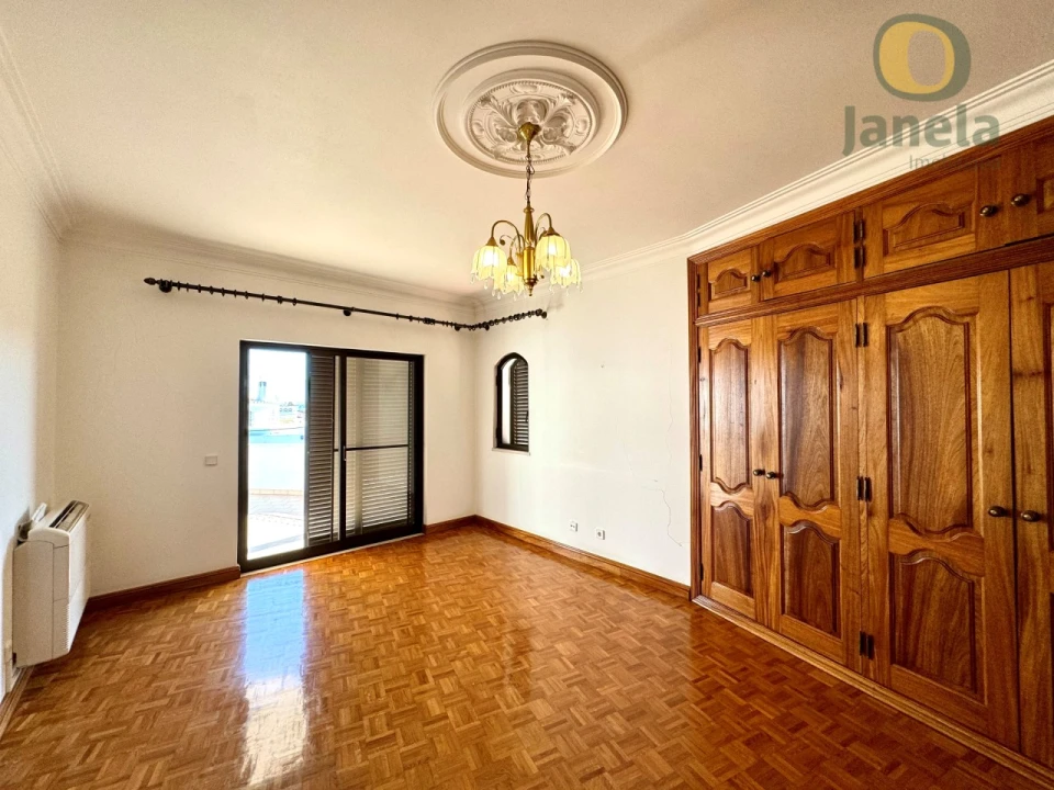 Moradia T4 para Venda em Montenegro Foto 26