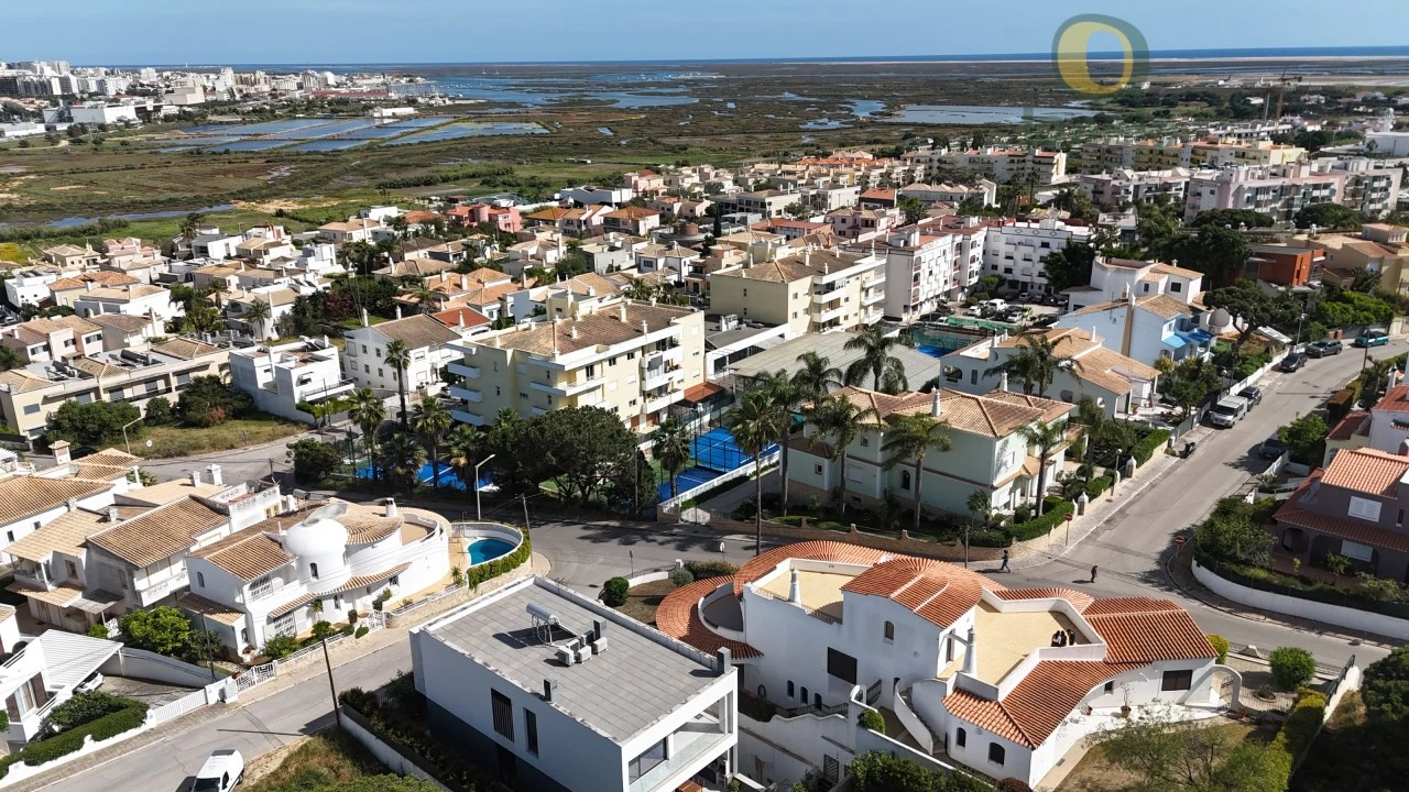 Moradia T4 para Venda em Montenegro Foto 44