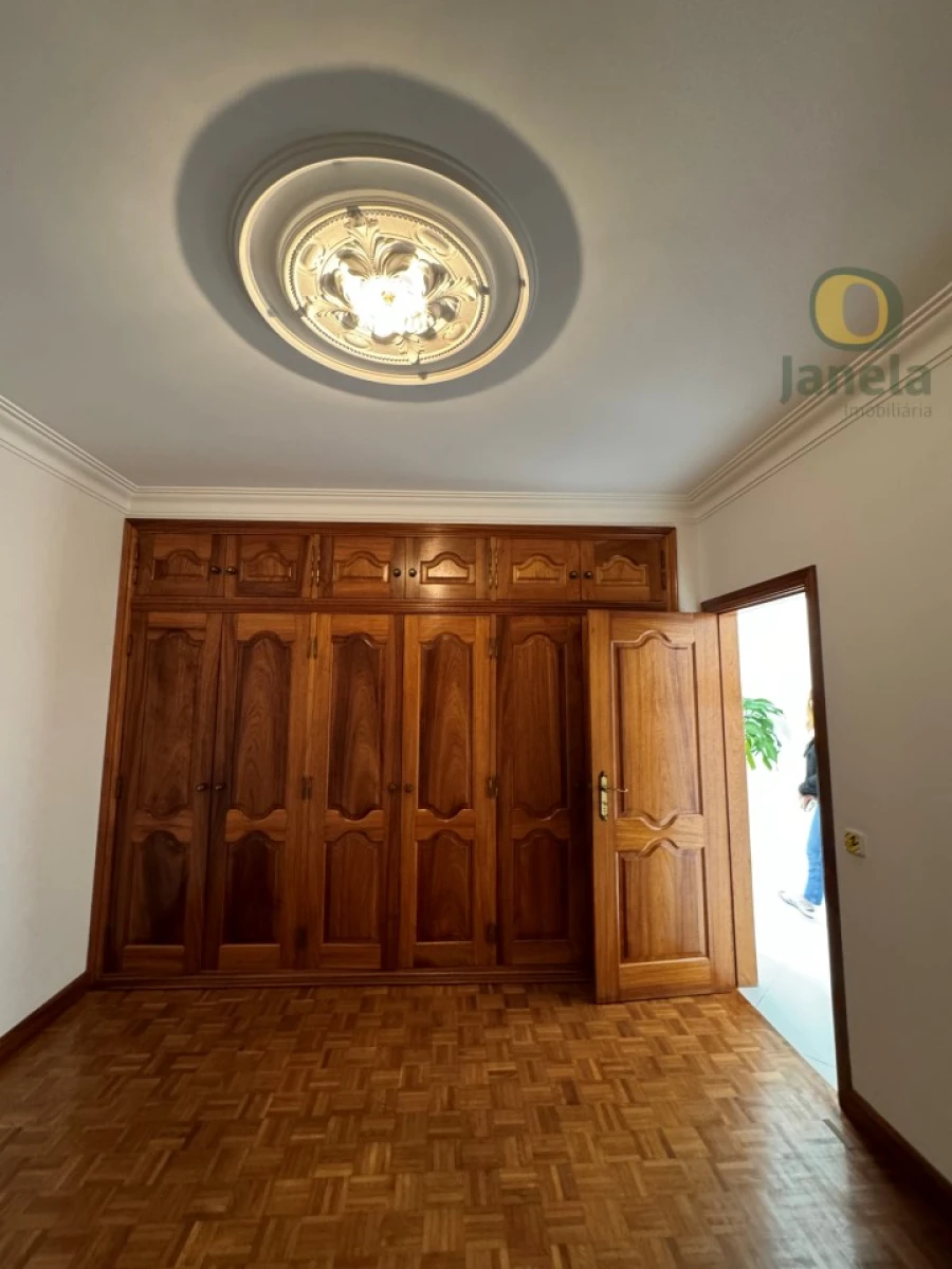 Moradia T4 para Venda em Montenegro Foto 16