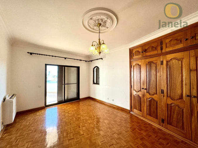 Moradia T4 para Venda em Montenegro Foto 26