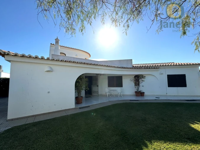 Moradia T4 para Venda em Montenegro Foto 3