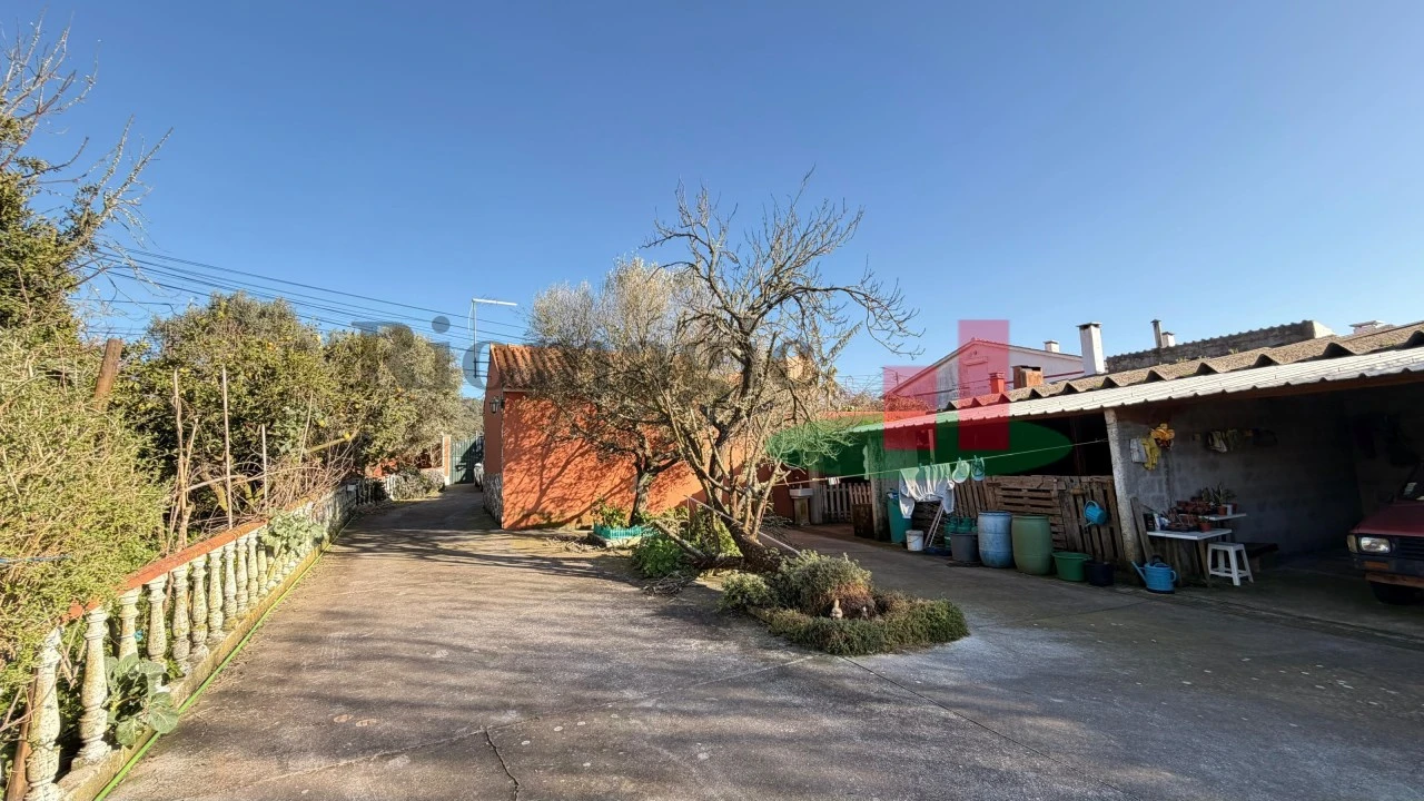 Moradia T3 para Venda em Tornada e Salir do Porto Foto 47