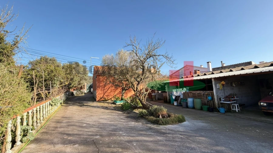 Moradia T3 para Venda em Tornada e Salir do Porto Foto 47